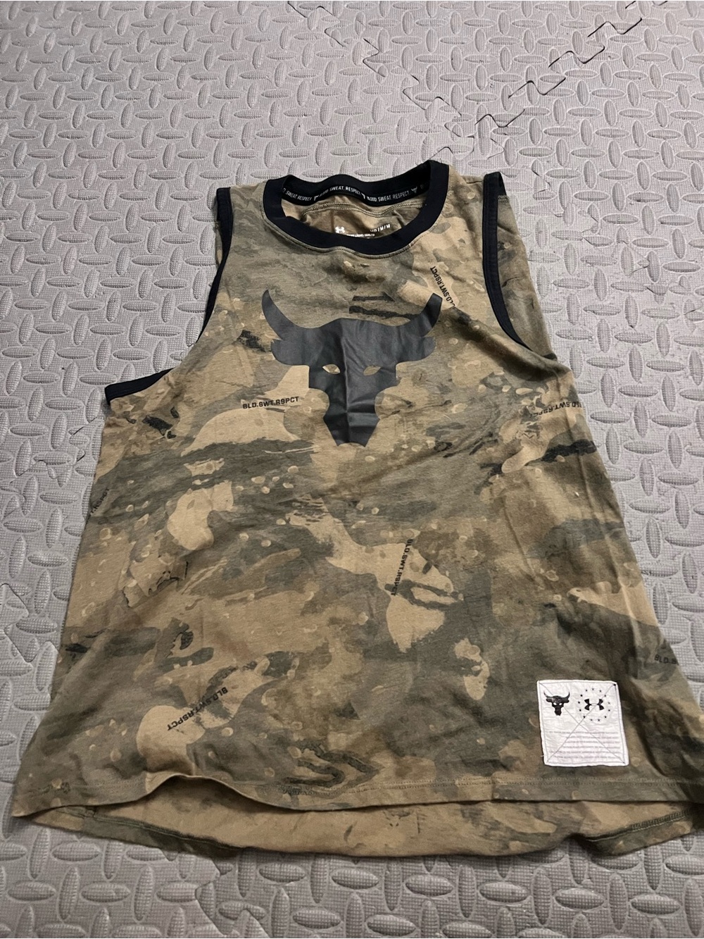 Women’s under Armour project rock camo tank size medium